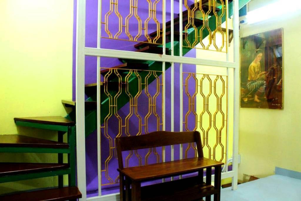 Baan Bovorn Hostel Bangkok Exterior photo