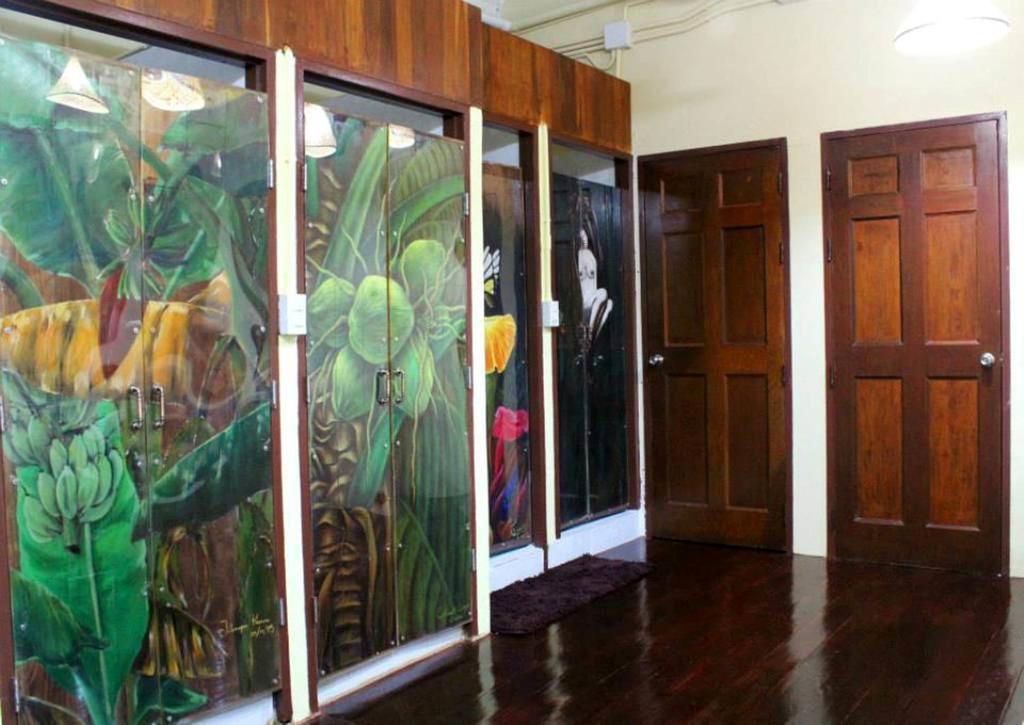Baan Bovorn Hostel Bangkok Exterior photo