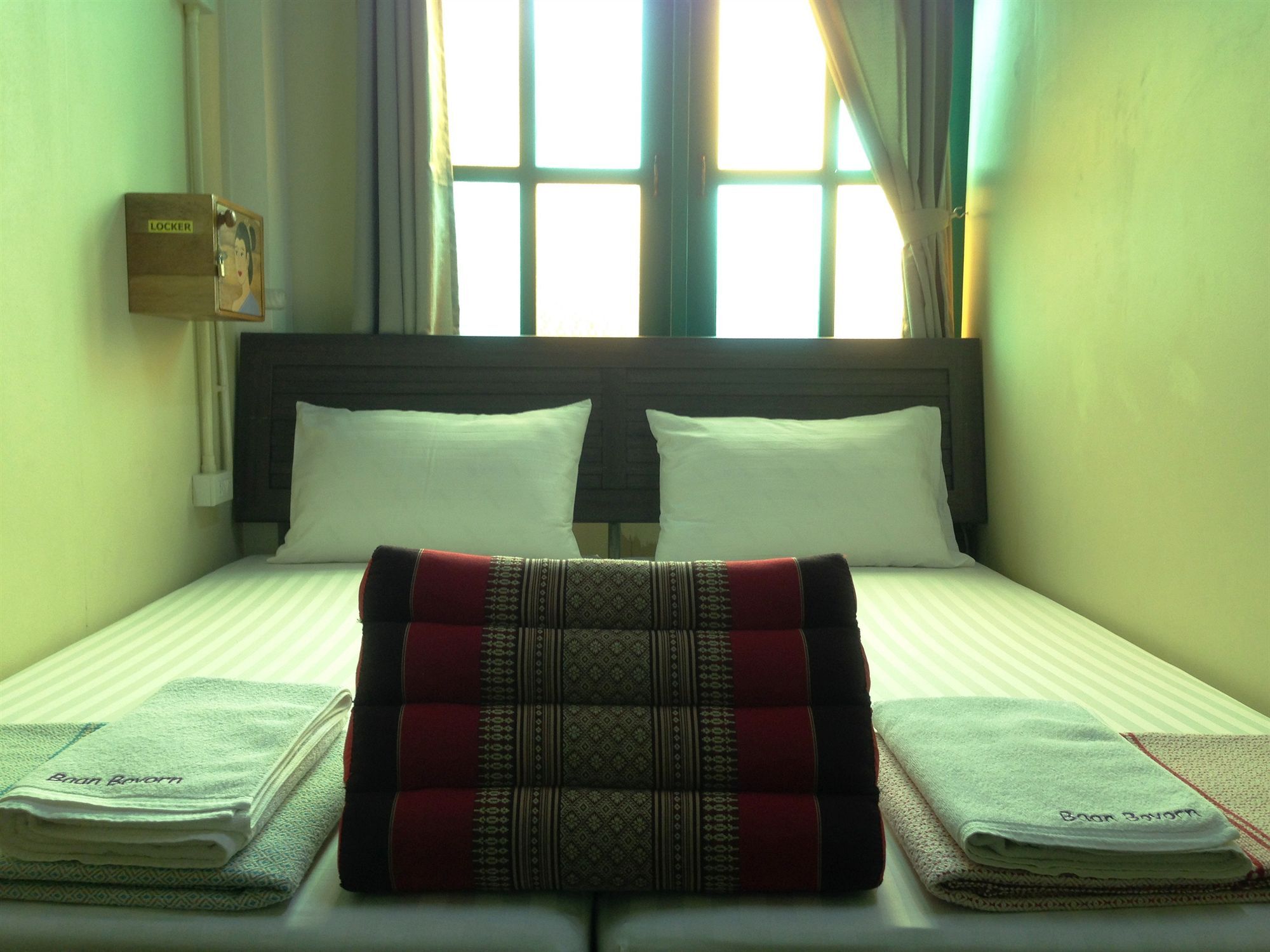 Baan Bovorn Hostel Bangkok Exterior photo